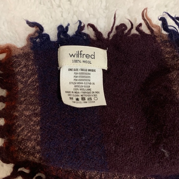 Aritzia wool blanket scarf - Picture 2 of 2
